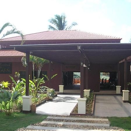 Tamarind Grand Resort Mae Sariang Bagian luar foto