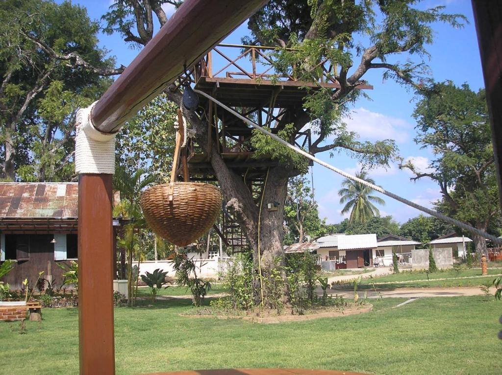 Tamarind Grand Resort Mae Sariang Bagian luar foto