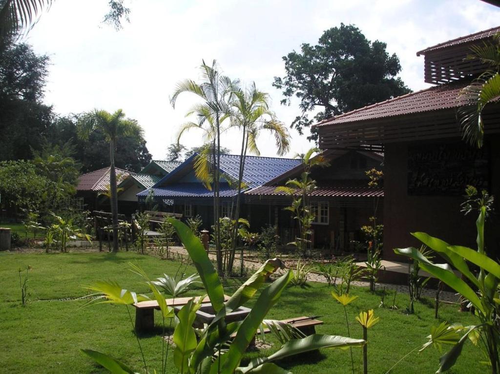 Tamarind Grand Resort Mae Sariang Bagian luar foto