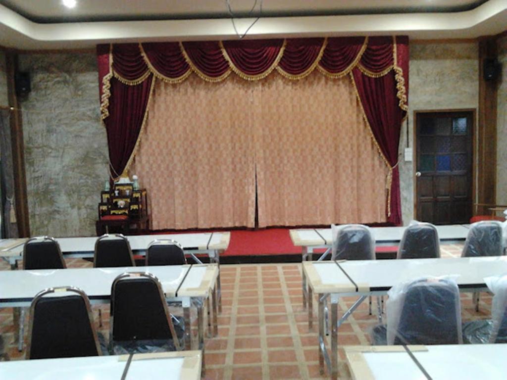 Tamarind Grand Resort Mae Sariang Bagian luar foto